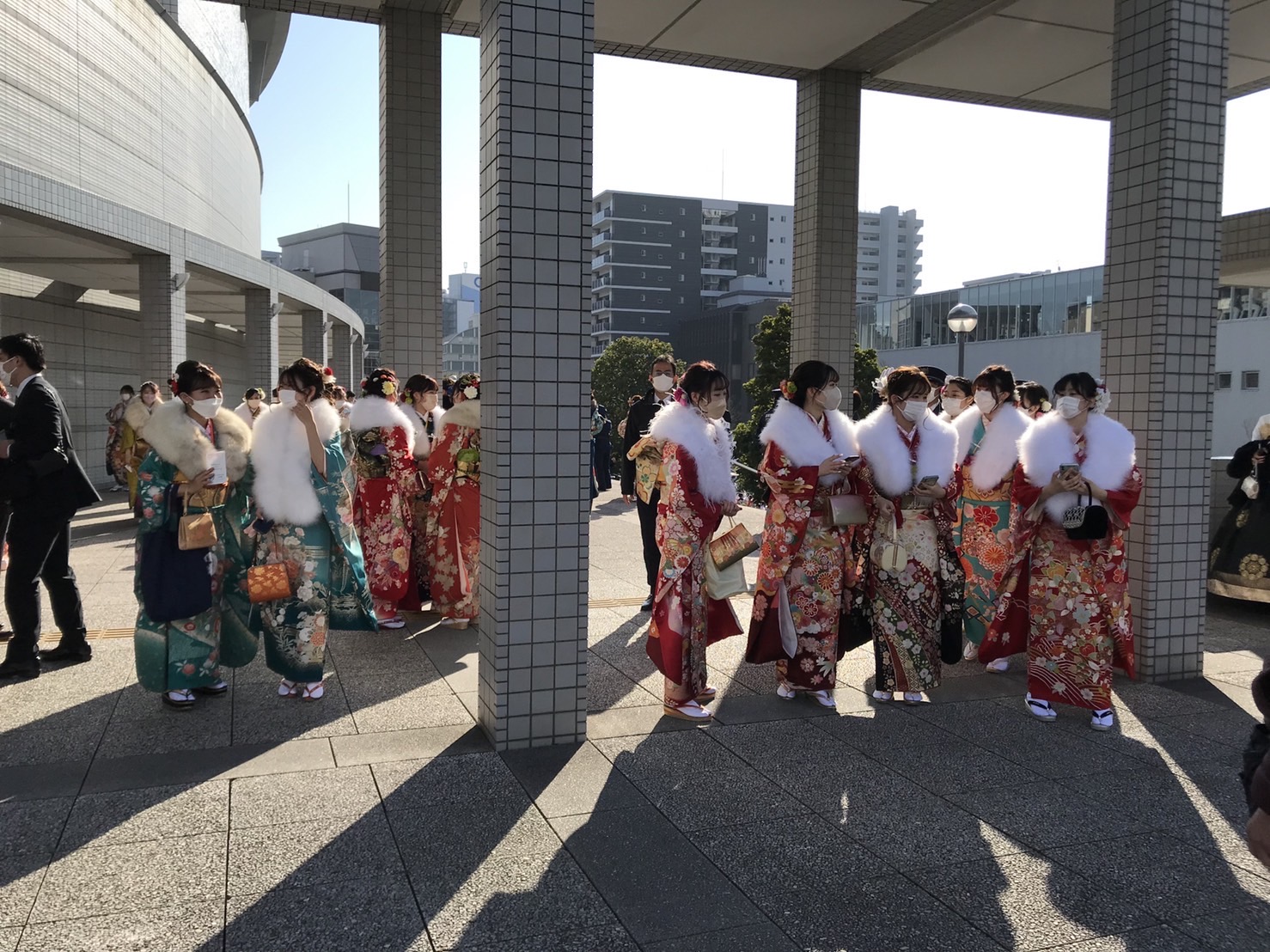 二十歳の記念日・会場・振袖・色・コーディネート・今年の傾向・帯結び